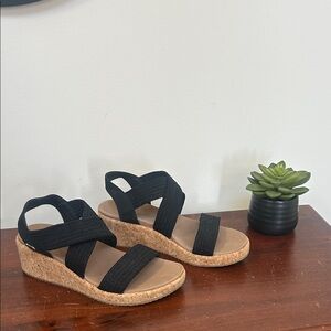Skechers Arch Fit Women’s Black Cork Wedge Sandals with Elastic Straps